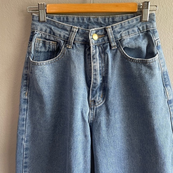 SHEIN high waisted wide leg jeans. Size Small - Picture 3 of 8
